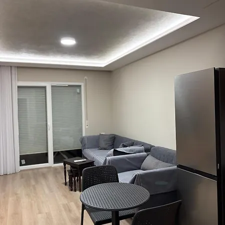Sunkissed Sky - Qerret - New Modern Apartamento Golem (Tirana)