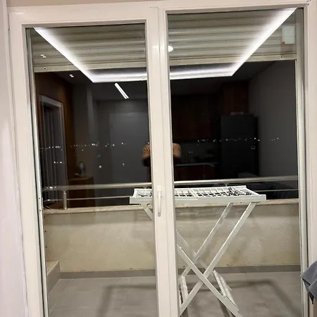 Apartamento Sunkissed Sky - Qerret - New Modern