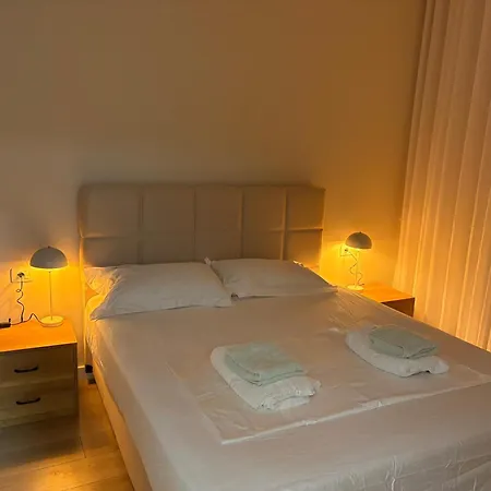 Sunkissed Sky - Qerret - New Modern Apartamento *