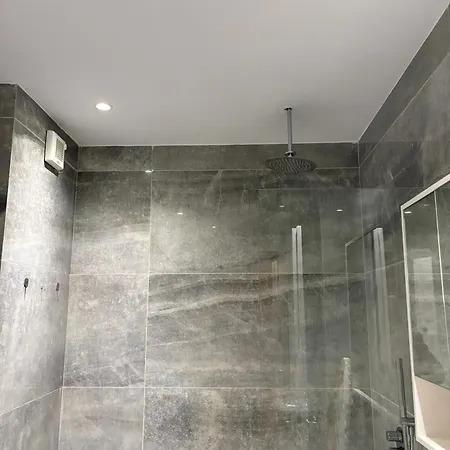 Sunkissed Sky - Qerret - New Modern Apartamento *