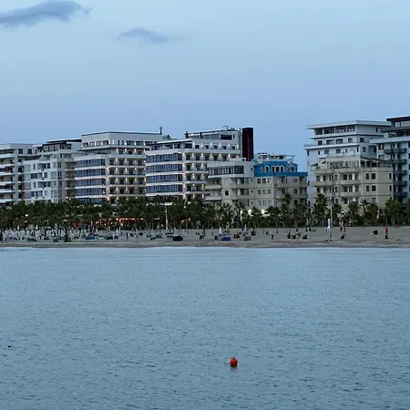 Sunkissed Sky - Qerret - New Modern Apartamento *